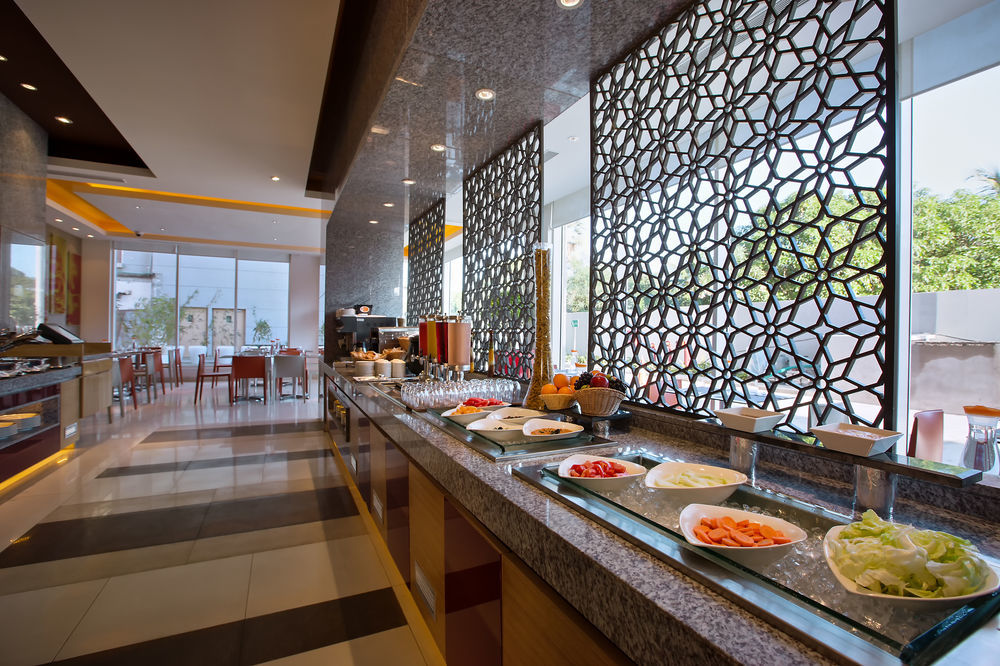 Отель Ibis Chennai Sipcot - An Accor Brand Экстерьер фото