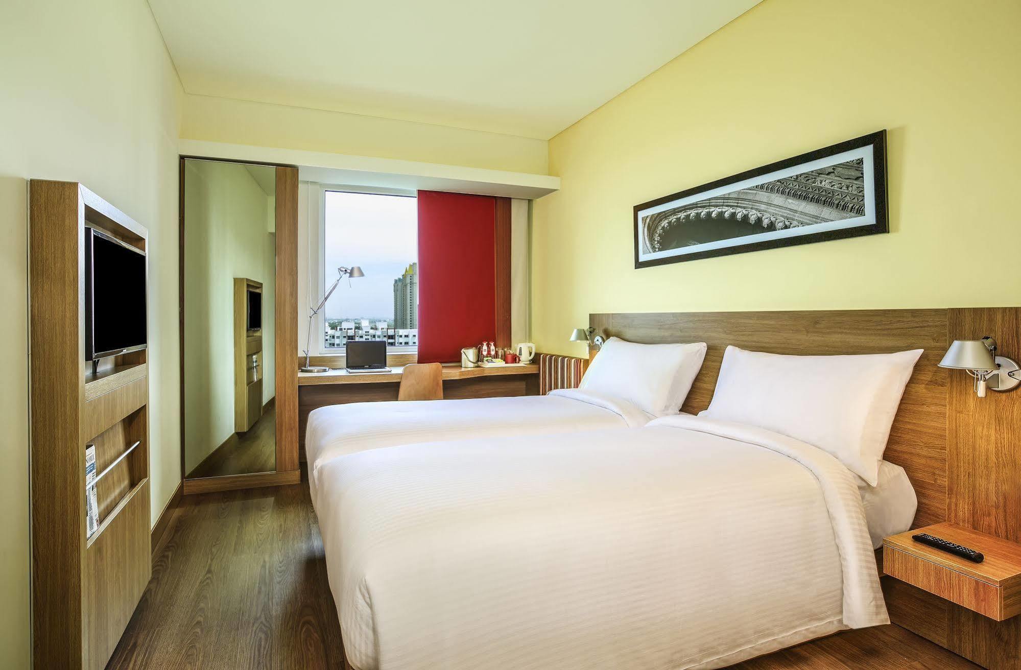 Отель Ibis Chennai Sipcot - An Accor Brand Экстерьер фото