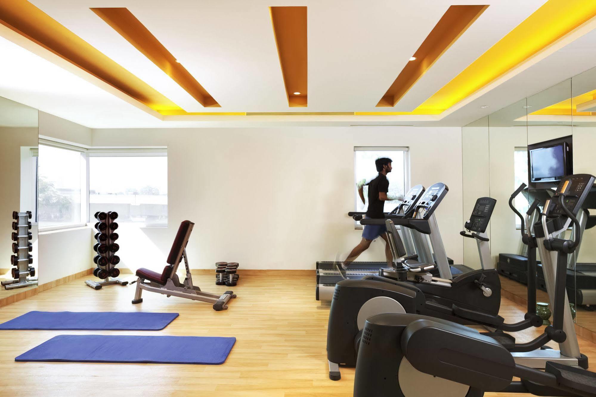 Отель Ibis Chennai Sipcot - An Accor Brand Экстерьер фото