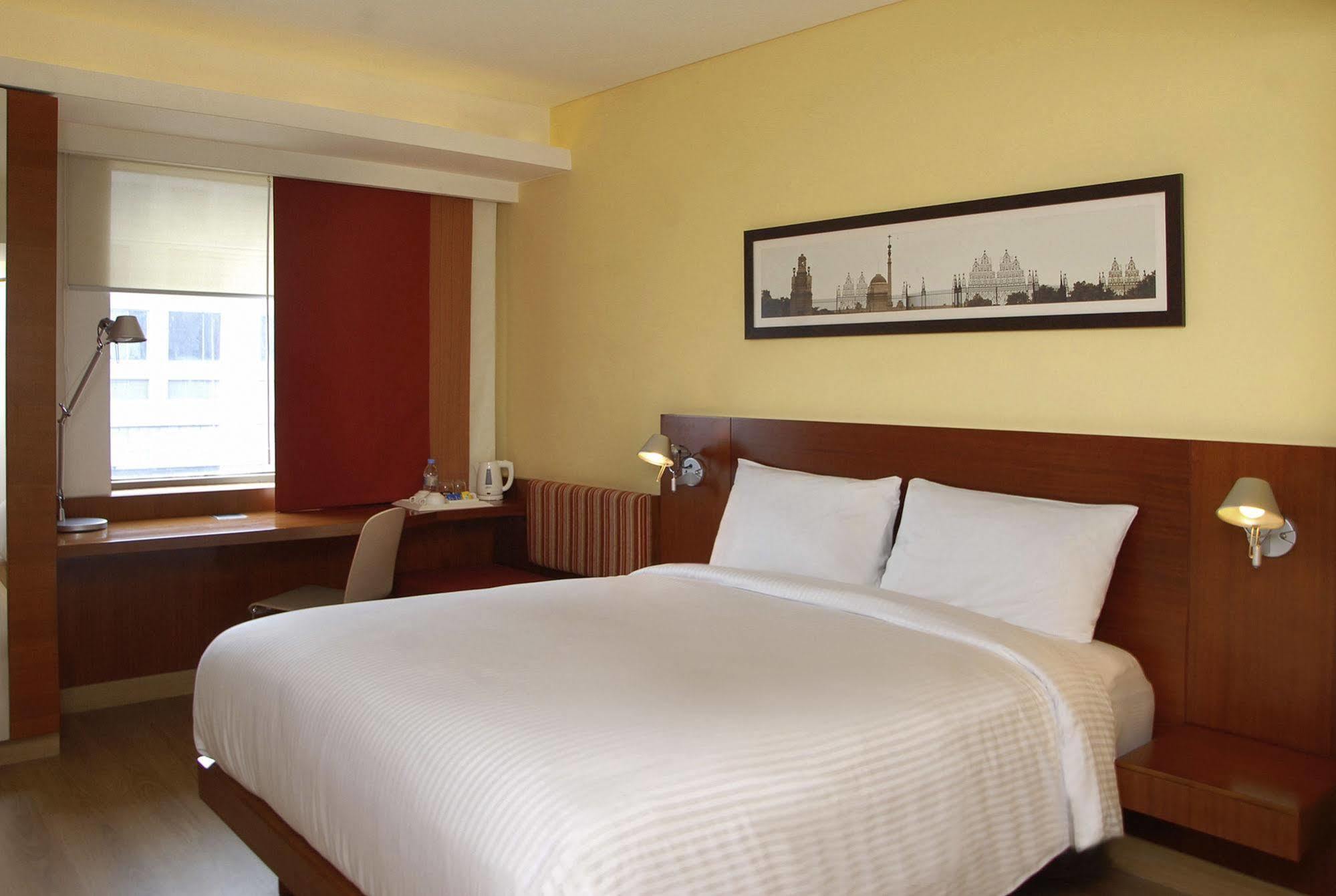 Отель Ibis Chennai Sipcot - An Accor Brand Экстерьер фото