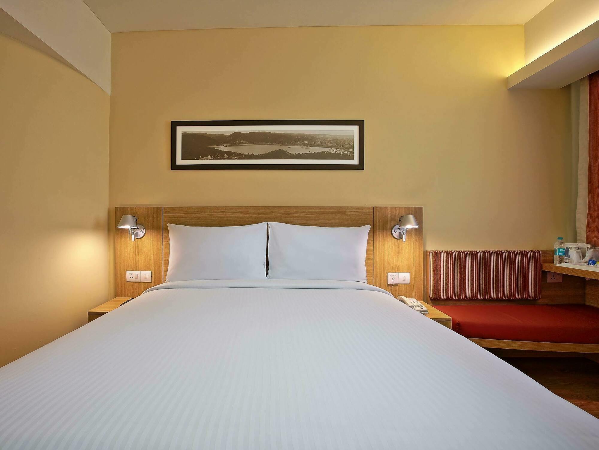 Отель Ibis Chennai Sipcot - An Accor Brand Экстерьер фото